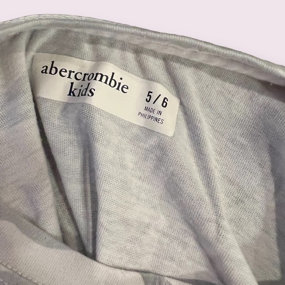 3 Abercrombie & Fitch kids tops - Picture 16 of 16